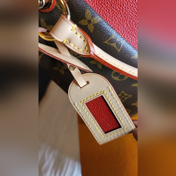 *SOLD* Beautiful Brand New Louis Vuitton Monogram Tote Bag mm Cerise Two Way Bag - Picture 7 of 11